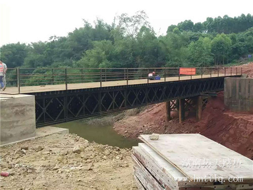 广西南宁湖南路桥贝雷桥